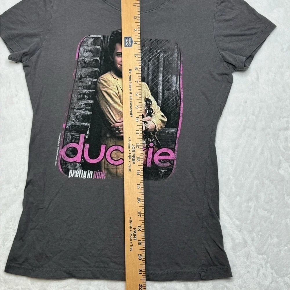 Pretty in Pink Duckie tee shirt t size Small gray short sleeve vintage 2012 - Picture 3 of 6